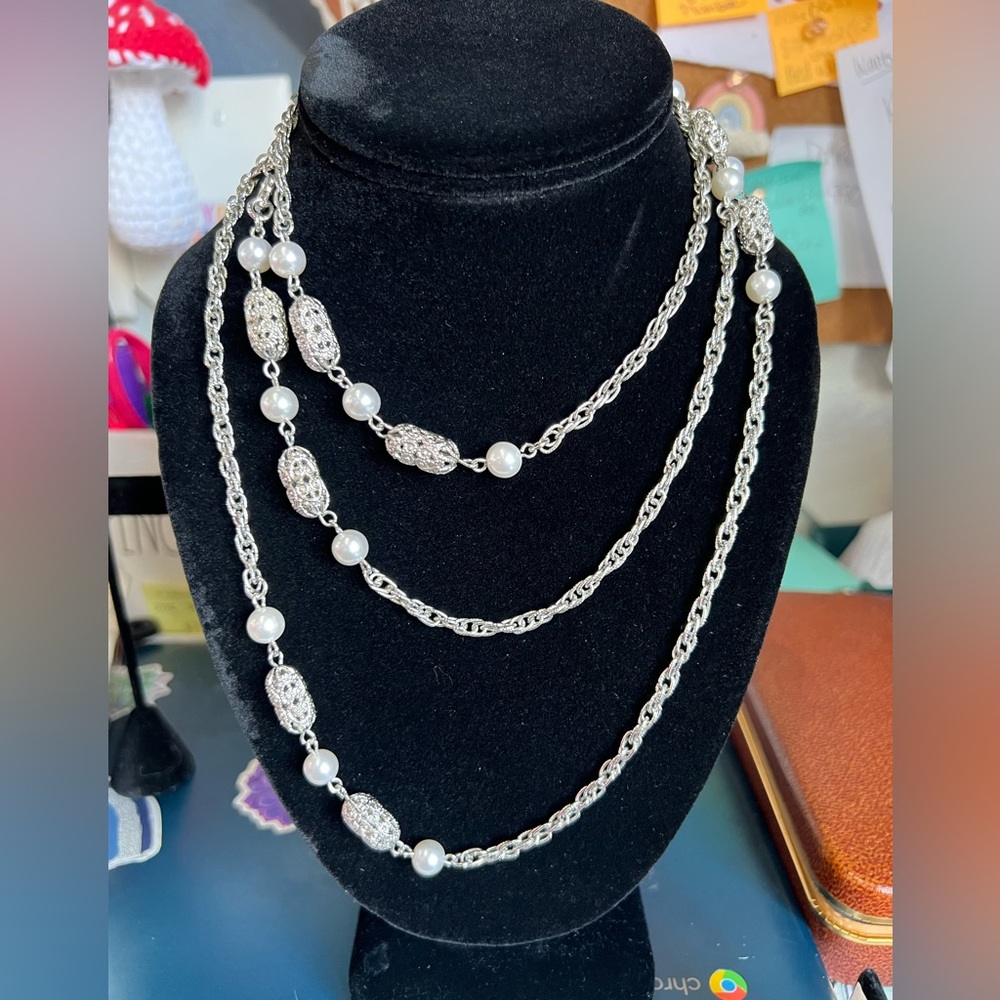 Beautiful Silver Sarah Coventry Necklace 52 in